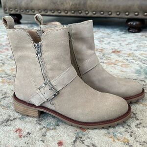 NWT Size 8.5 Blondo Kiana Waterproof Boots